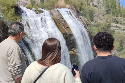 Tortum Şelalesinde turizm sezonu açıldı