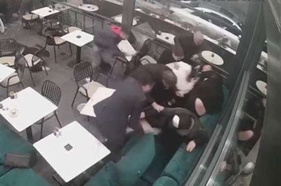 Kafeteryada kurşun yağmuru