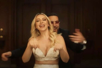 Hadise'nin dekolteli büstiyeri klibe damga vurdu