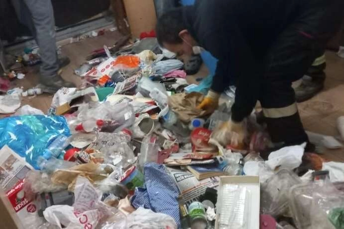 5 milyon liralık evden 50 ton çöp çıktı