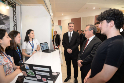 BUÜ binlerce öğrenci için büyük fırsat ''Kariyer Fuarı''nda