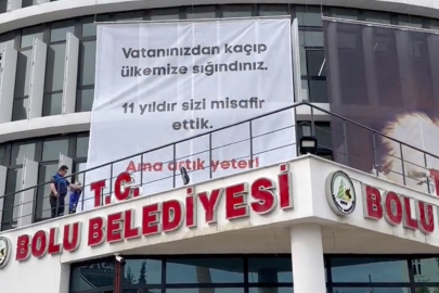 Tanju Özcan'ın afişi şikayetler sonucu kaldırıldı