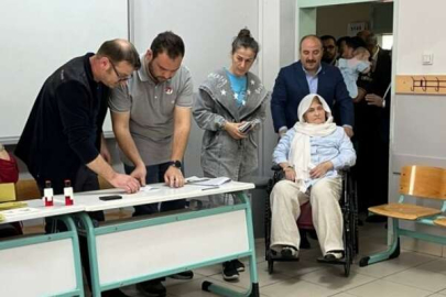 Bakan Varank, 2. tur için sandık başında