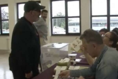 Cem Yılmaz oyunu kullandı