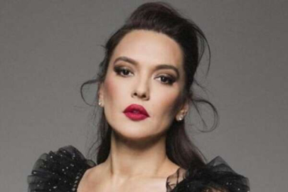 Demet Akalın, oyunu erkenden kullandı