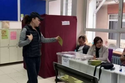 Demet Akbağ oyunu kullandı