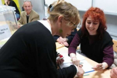 Sezan Aksu oyunu kullandı