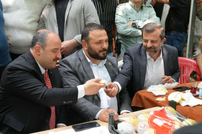 Bakan Varank’ta Bursa'da Gürsu armudunun tadına baktı