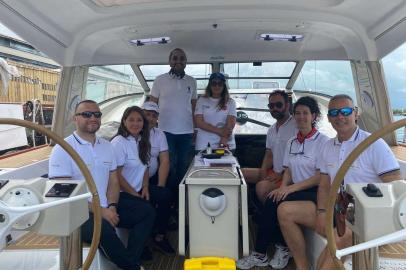 6 yelkenci rekor denemesi için Hopa limanından start aldı