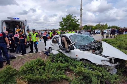 2 otomobil çarpıştı: 3 ölü, 2 ağır yaralı