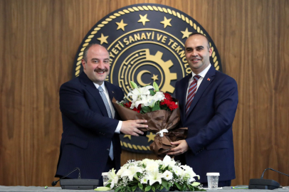 Mustafa Varank veda etti