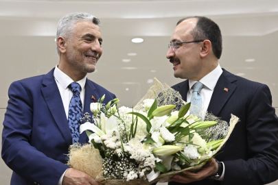 Ömer Bolat resmen bakan!