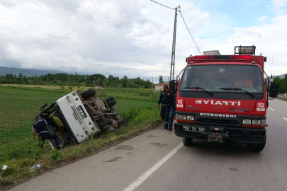 Tarlaya uçan midibüste bulunan 14 kişi ölümden döndü