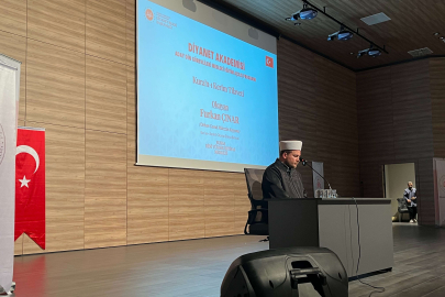 Bursa Diyanet Akademisi açılışına yoğun ilgi