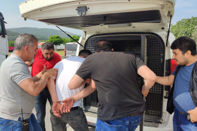 Bursa'da otomotiv hırsızlığı!Sıfır kilometre minibüsü çalan zanlı böyle yakalandı