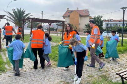 Bursa'da 7 ilde kıyı temizliği: ''Daha temiz Marmara için'' gönüllü temizlediler