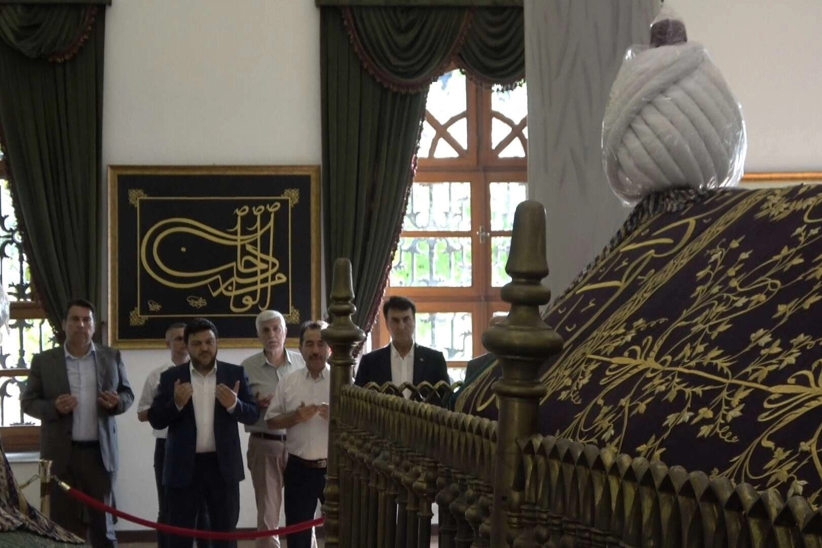 Şehit padişah Bursa’daki kabri başında anıldı