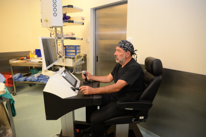 BUÜ'den bir tıbbi başarı daha!Böbrek taşları yerli robotla kırıldı