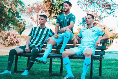 Bursaspor’un yeni sezon formaları tanıtıldı... Bursastore mağazalarında satışa sunulacak