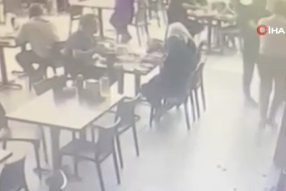 Bursa’da yemeğin geç geldiğini iddia eden şahıslar garsona saldırdı