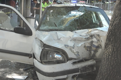 Otomobil duraktaki insanları biçti! O kadın hayatını kaybetti