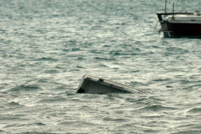 Hindistan'da tekne alabora oldu: 10 çocuk kayıp