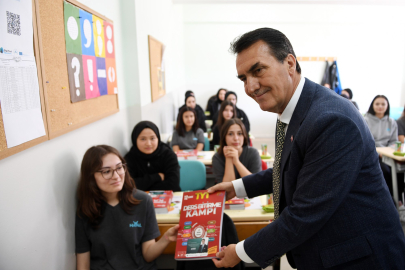 Öğrencilere ücretsiz eğitim desteği yine o belediyeden