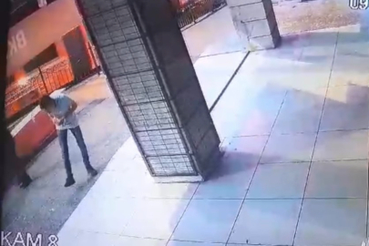 Alkol alıp seyir halindeki tramvaya ateş açtı