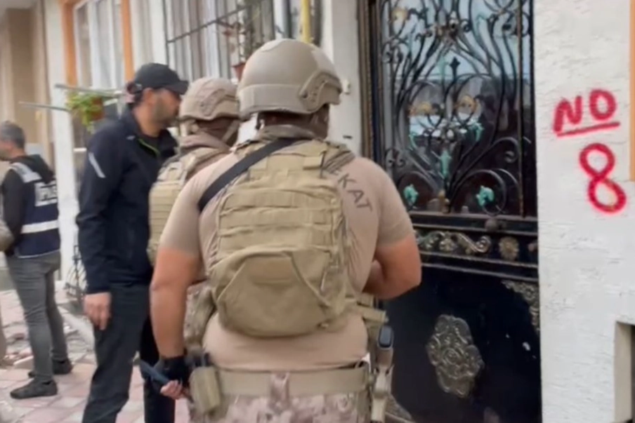 Özel Harekat destekli şafak operasyonu :106 gözaltı