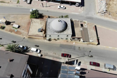 40 yıllık camiler yolun ortasında kaldı