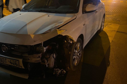 Motosiklet ile otomobil çarpıştı: 1 yaralı