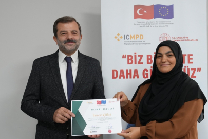 Eğitimlerle hayatlarına yön verdiler