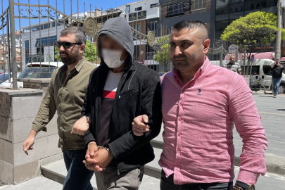 15 yaşındaki oğlunun öldürdüğü kadının davası ertelendi