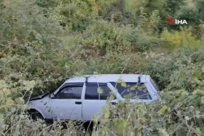 Lastiği patlayan otomobil şarampole uçtu: 4 yaralı