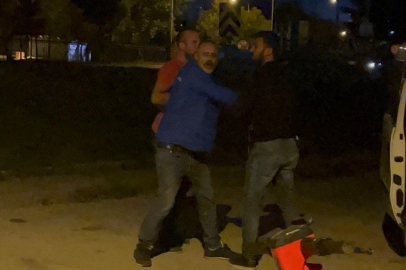 Motosikletten düştü!  Alkollü sürücünün uğraştırdığı o anlar böyle görüntülendi