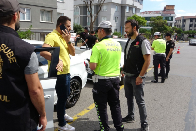 Taksideki bir yolcuda uyuşturucu madde ele geçirildi