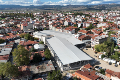 AK Parti Yenişehir İlçe Başkanı Mehmet İleri:    "MEYVE VEREN  AĞAÇ TAŞLANIR"
