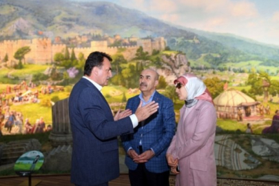 Vali Demirtaş Fetih Müzesi'ne ziyaret etti