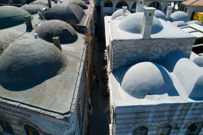 460 yıllık sokak asırlara meydana okuyor