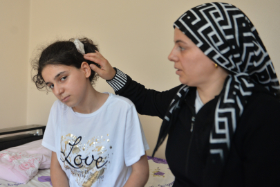 Küçük çocuk açık dolmuş kapısından düştü