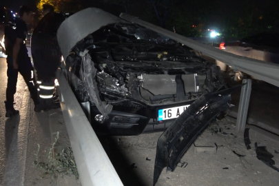 Kaza yaptı! Otomobili bırakıp kaçtı