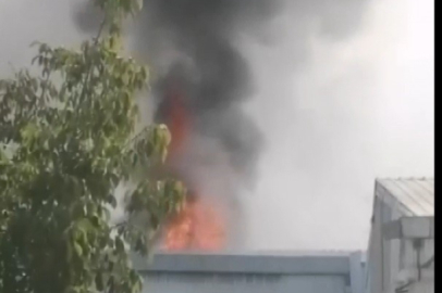 Plastik fabrikasında yangın! Kazan kısmında...