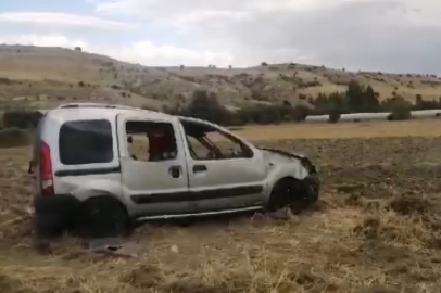 Hafif ticari araç şarampole yuvarlandı: 1 ölü, 3 yaralı