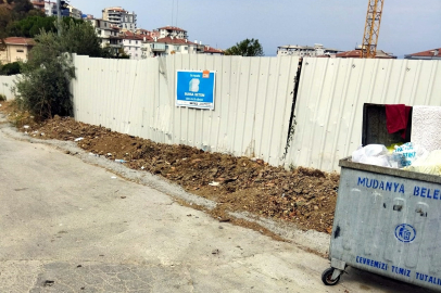 O ilçede şaşkınlık veren olay! Yollarda yarık...