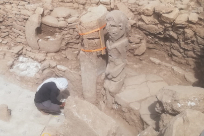 Karahantepe’de insan heykeli bulundu