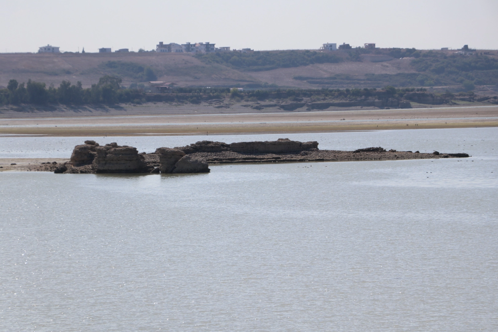 Suların çekilmesiyle ortaya çıkan antik kent