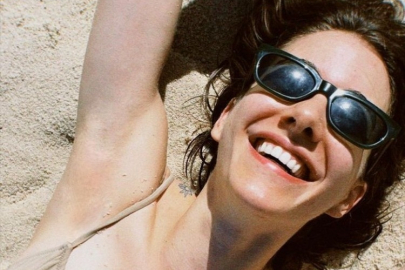 Yalı Çapkını'nın yıldızı Beril Pozam'dan kumsal pozları