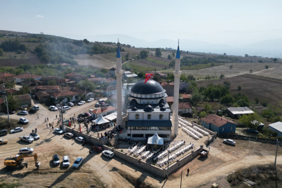 Binlerce kişinin ibadet edebileceği o cami açıldı