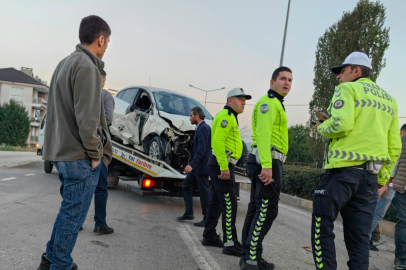 Feci trafik kazası: 2 kişi yaralandı