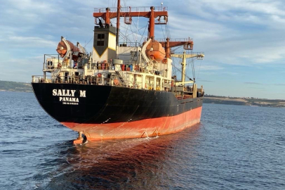 Çanakkale Boğazı’nda dümen arızası